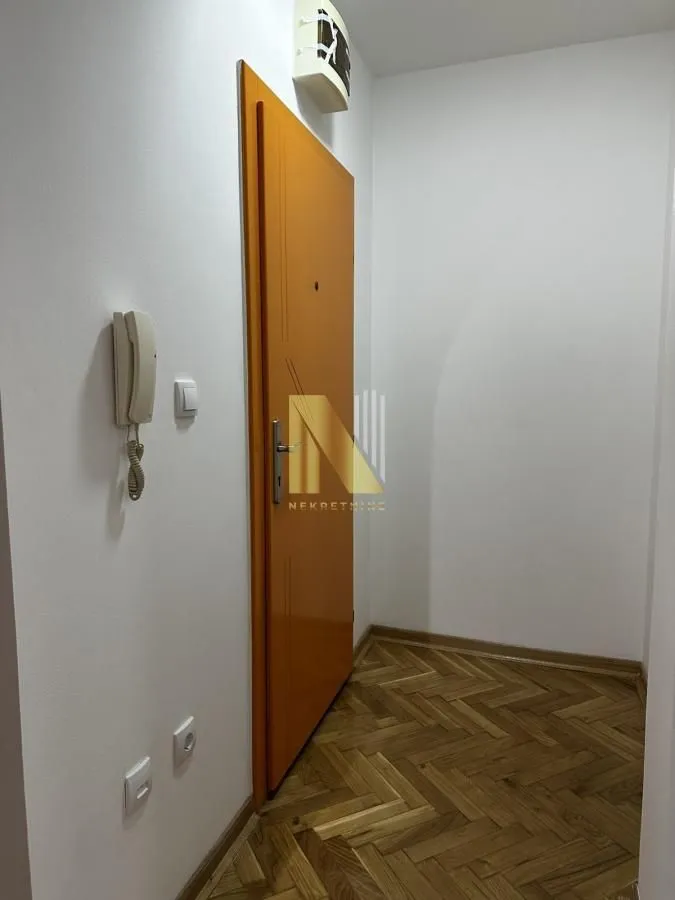 Prodaja, dvosoban stan, 40m², Grbavica, Novi Sad Sve Podlokacije