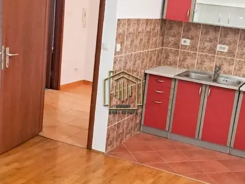 Prodaja, jednosoban stan, 45m², Stari Aerodrom, Podgorica - image 2