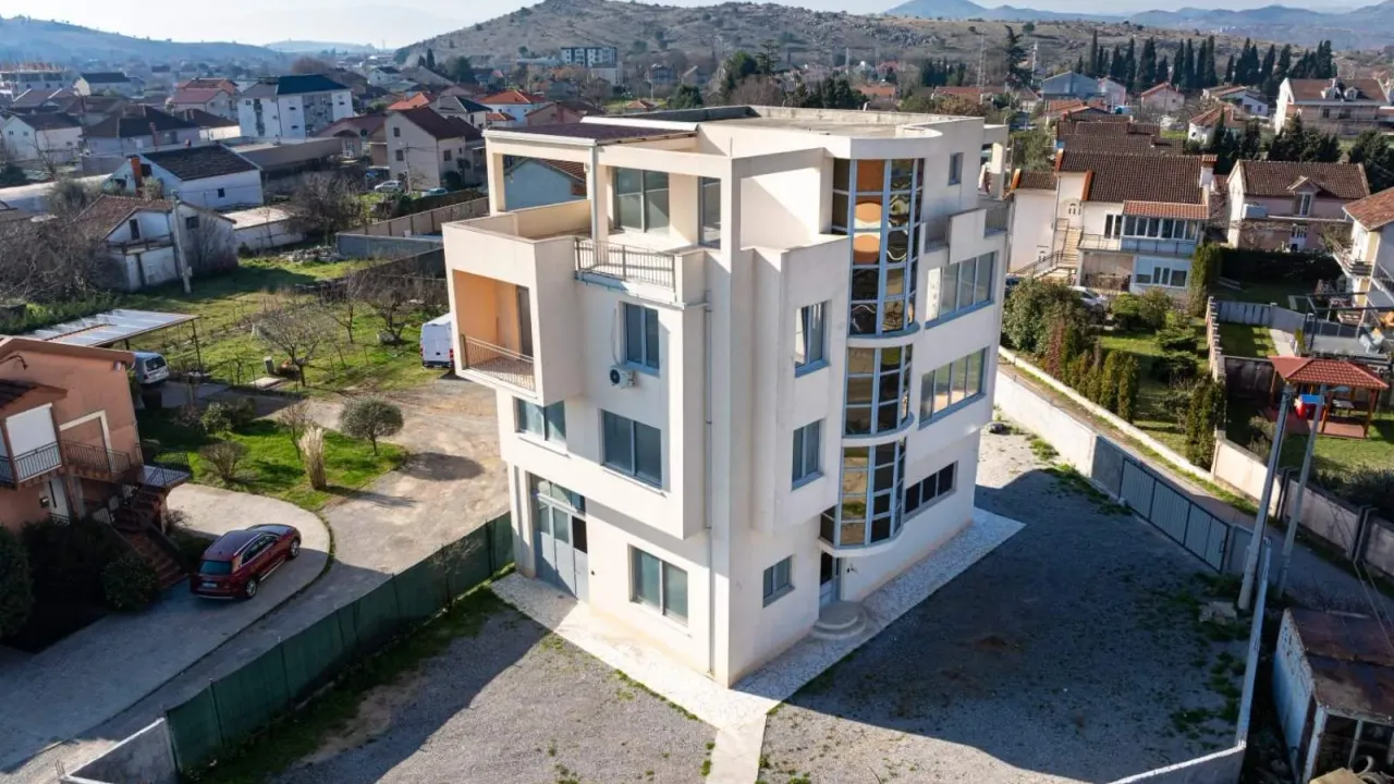 Rent, office space, 600m², Gornja Gorica, Podgorica