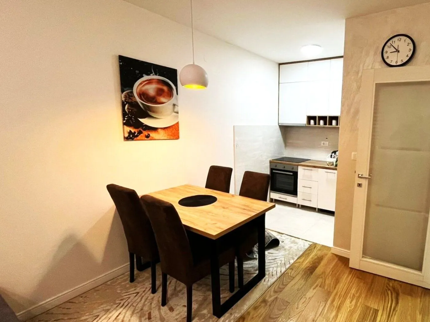 Izdavanje, jednosoban stan, 47m², Central Point, Podgorica