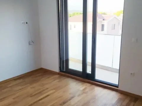 Izdavanje, poslovni prostor, 22m², City Kvart, Podgorica