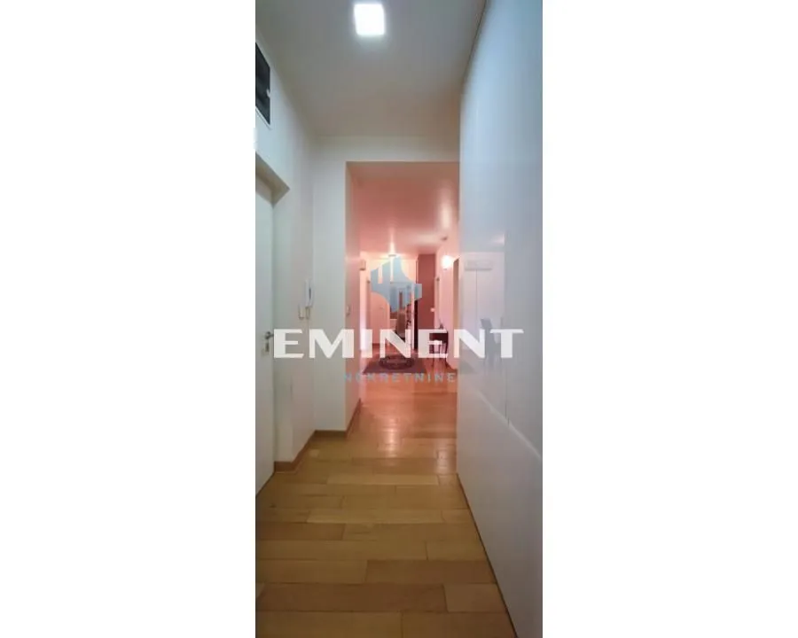 Rent, four bedroom apartment, 120m², Stari Grad, Beograd