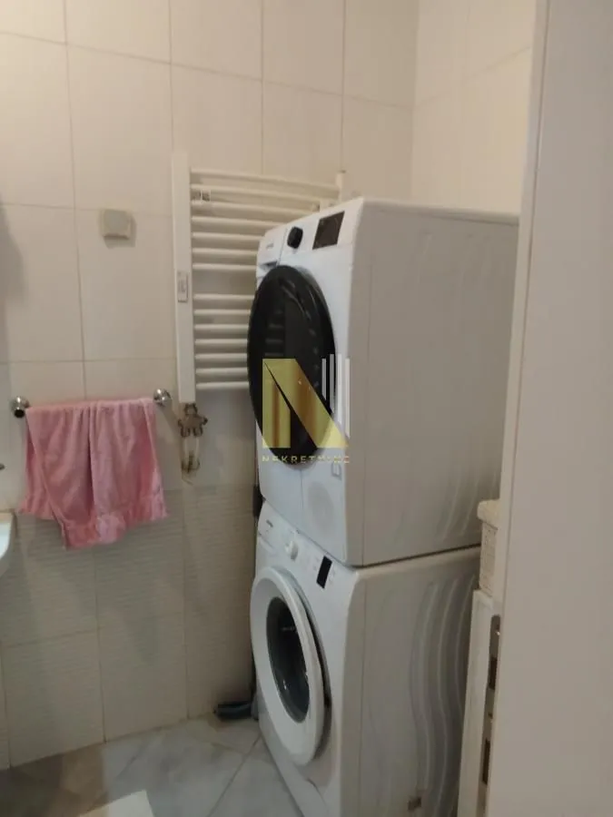 Prodaja, četvorosoban stan, 120m², Centar, Novi Sad