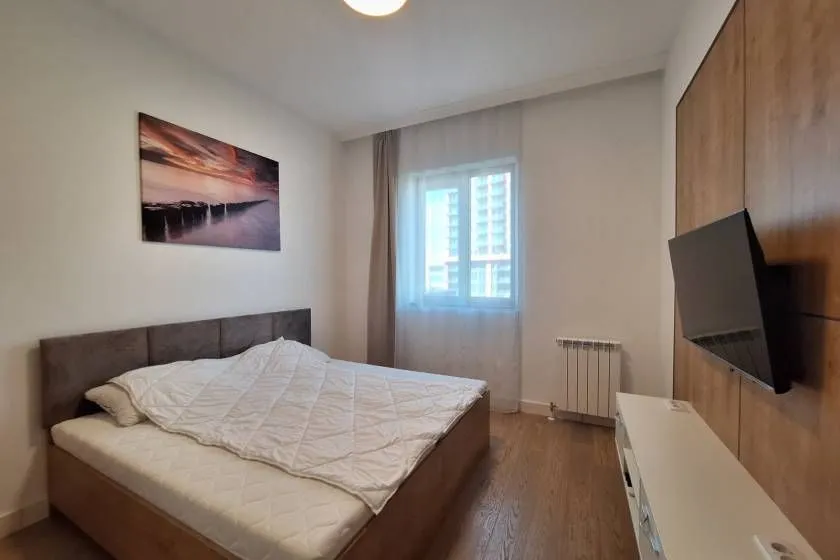 Izdavanje, trosoban stan, 78m², Beograd Na Vodi, Beograd