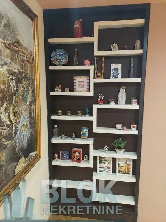 Izdavanje, dvosoban stan, 63m², Blok 6, Podgorica