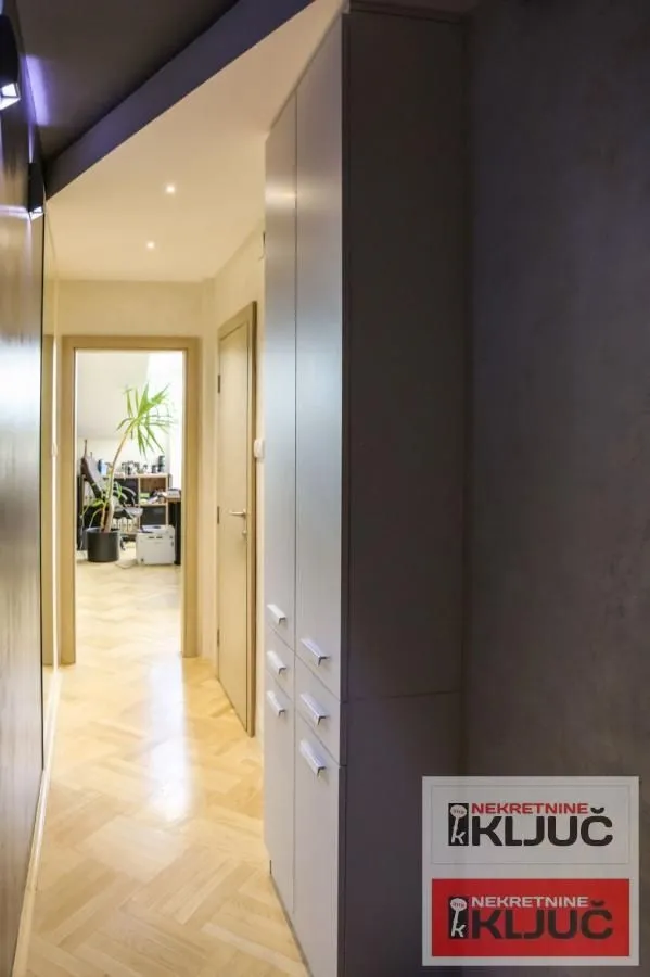 Prodaja, dvosoban stan, 69m², Centar, Novi Sad