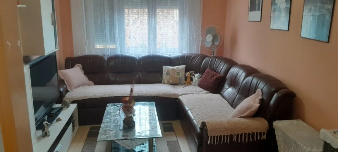 Prodaja, kuća, 280m², Sremska Mitrovica, Srbija