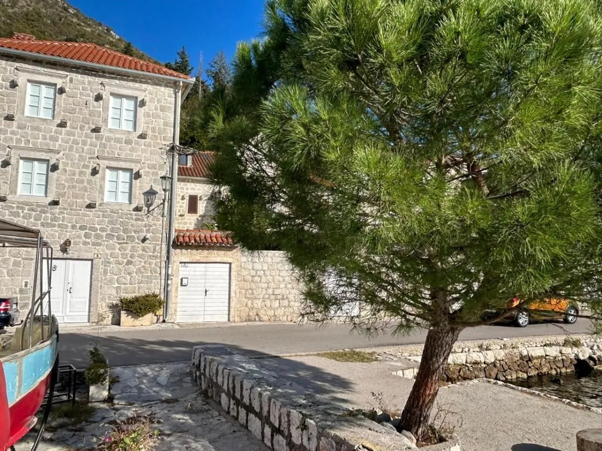 Rent, house, 90m², Perast, Kotor