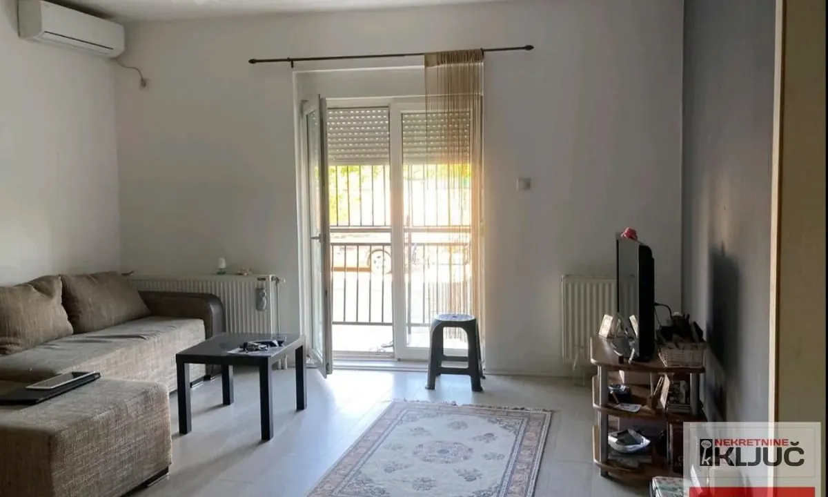 Prodaja, dvosoban stan, 45m², Salajka, Novi Sad Sve Podlokacije