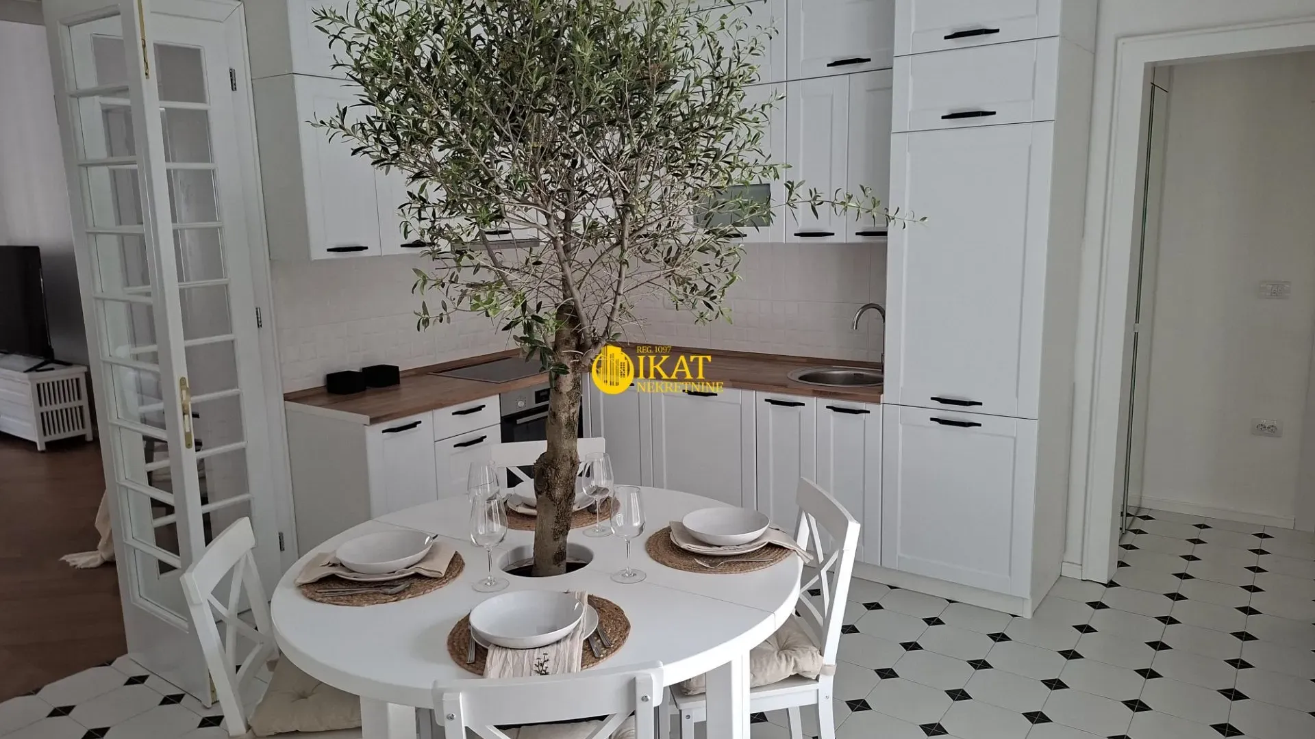 Sale, three bedroom apartment, 110m², Savski Venac, Beograd