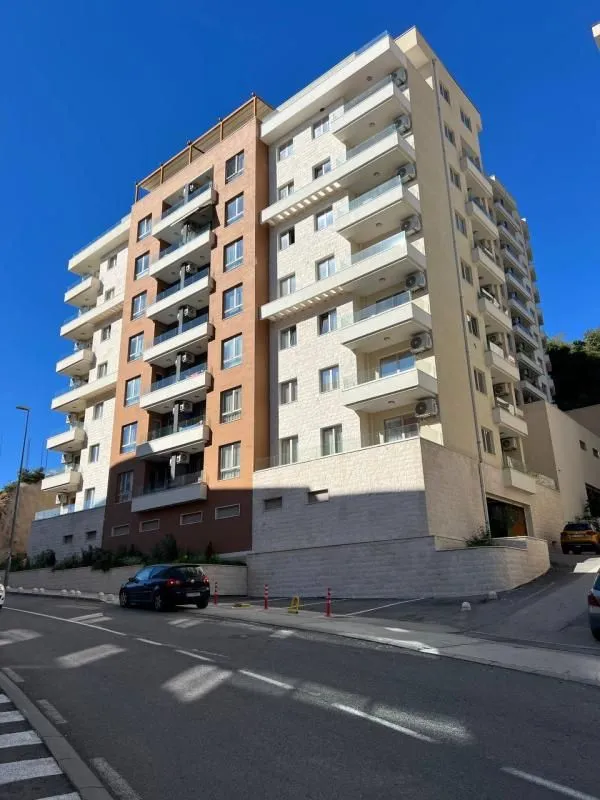 Sale, one bedroom apartment, 44m², Bečići, Budva