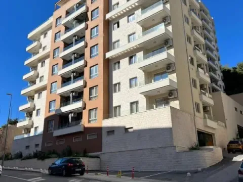 Sale, one bedroom apartment, 44m², Bečići, Budva - image 1
