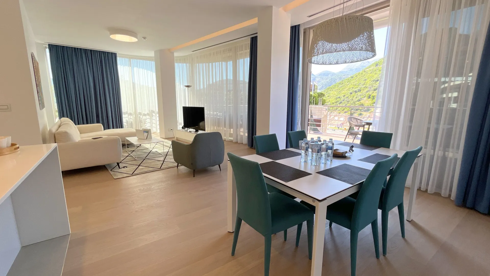 Prodaja, trosoban stan, 200m², Dukley Gardens, Budva