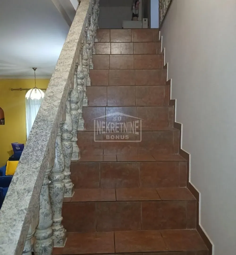Prodaja, kuća, 192m², Novo Selo, Subotica