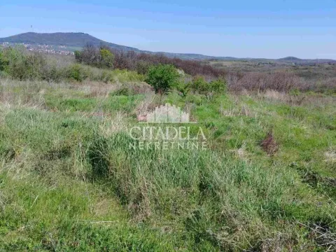 Zemljište in Resnik