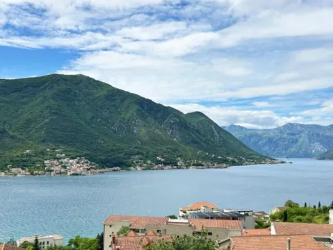 Prodaja, jednosoban stan, 53m², Dobrota, Kotor