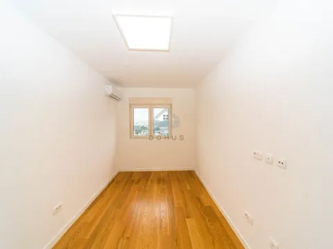 Sale, two bedroom apartment, 71m², Central Point, Podgorica - image 13