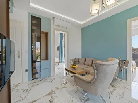 Izdavanje, dvosoban stan, 50m², Centar, Tivat - image 5