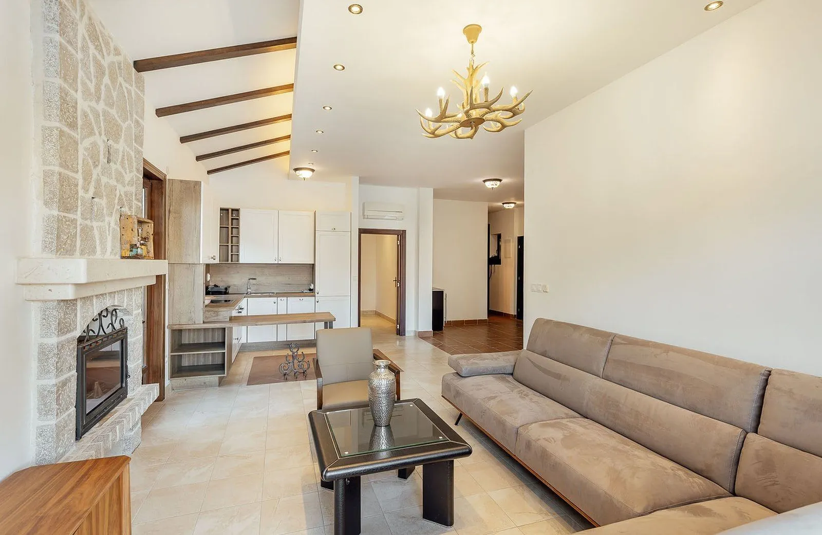 Sale, three bedroom apartment, 103m², Kostanjica, Kotor