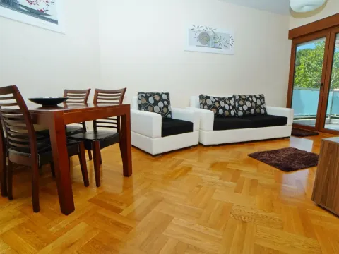 Izdavanje, jednosoban stan, 58m², Centar, Bar - image 5