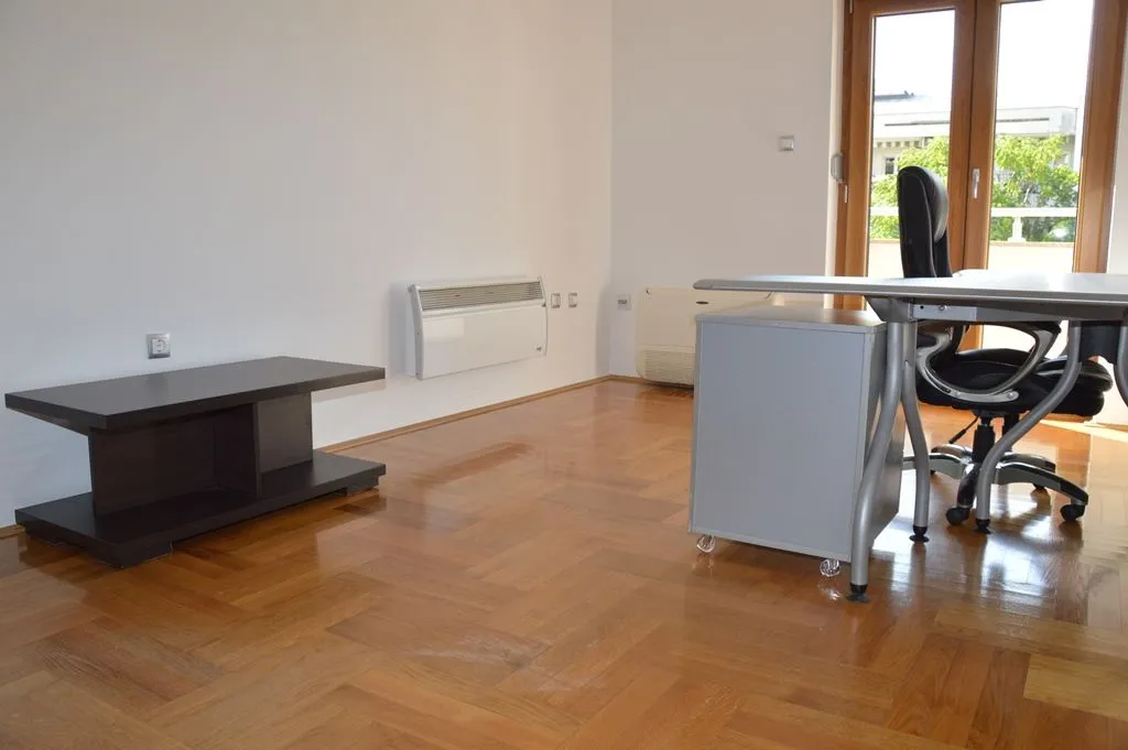 Rent, office space, 52m², Preko Morače, Podgorica