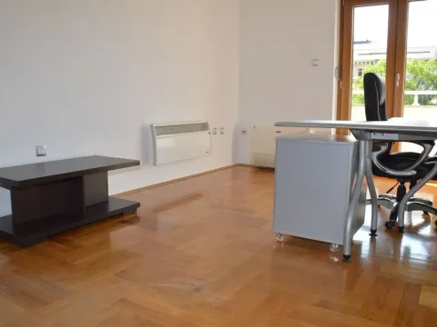 Rent, office space, 52m², Preko Morače, Podgorica - image 10