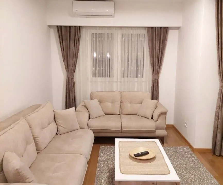 Izdavanje, jednosoban stan, 50m², Pobrežje, Podgorica