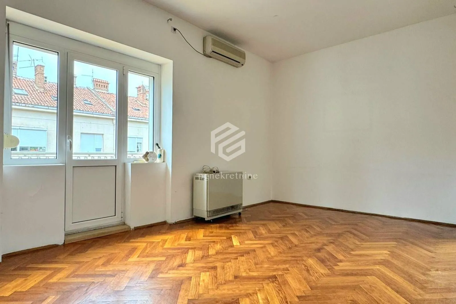 Prodaja, dvosoban stan, 86m², Centar, Podgorica