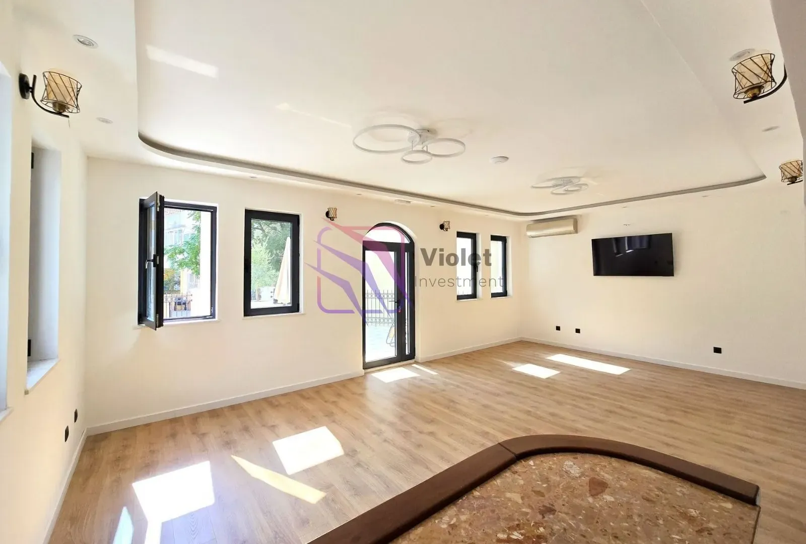 Izdavanje, ugostiteljski objekat, 440m², Adok, Budva