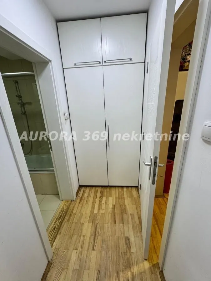 Izdavanje, dvosoban stan, 52m², Podbara, Novi Sad Sve Podlokacije