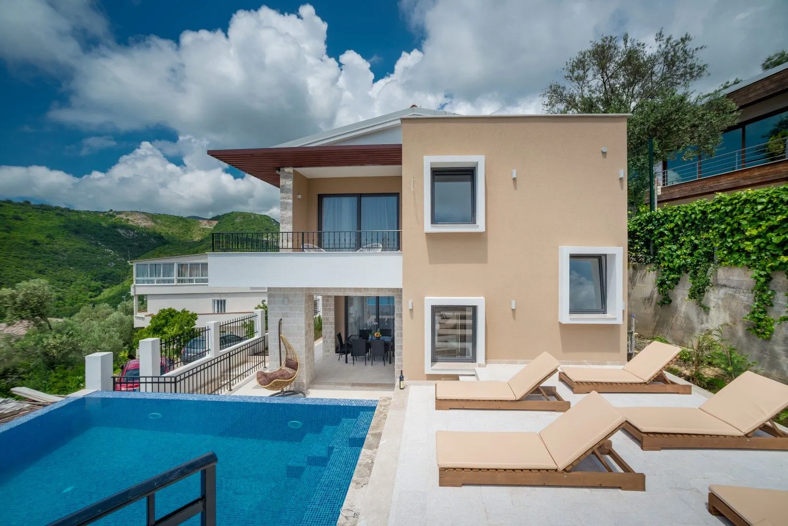 Sale, house, 170m², Bečići, Budva