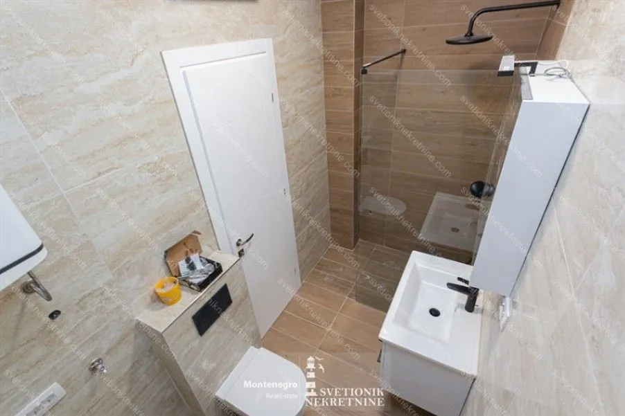 Prodaja, dvosoban stan, 96m², Đenovići, Herceg Novi