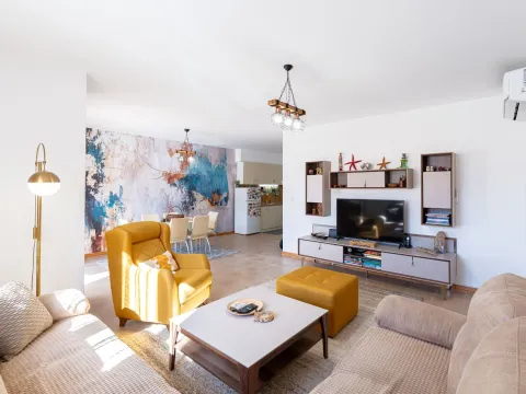 Sale, two bedroom apartment, 79m², Bečići, Budva - image 5