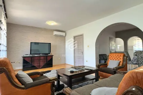 Rent, house, 160m², Gornja Gorica, Podgorica - image 2