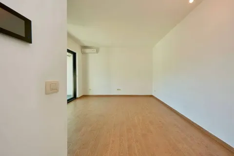 Sale, one bedroom apartment, 51m², Bečići, Budva - image 4