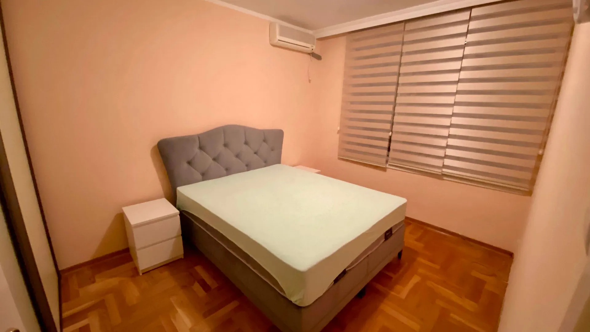 Izdavanje, dvosoban stan, 97m², Centar, Podgorica