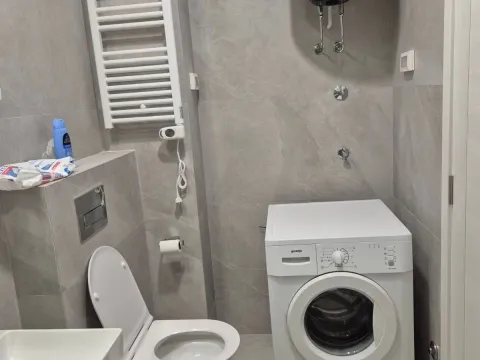 Izdavanje, jednosoban stan, 50m², City Kvart, Podgorica - image 8