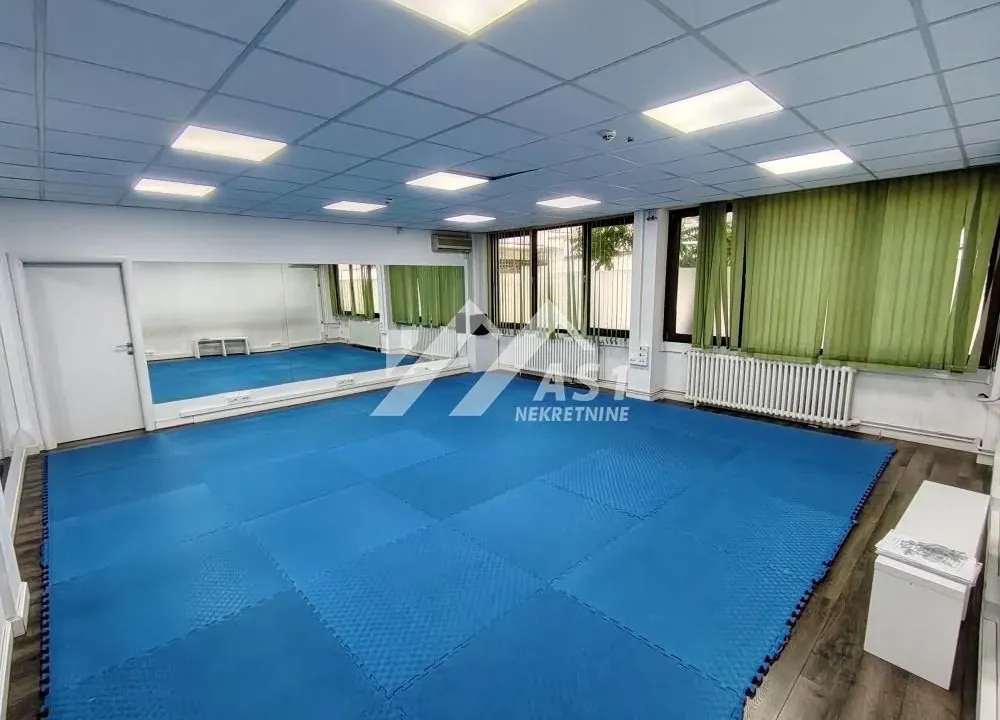 Rent, office space, 132m², Bulevar Oslobodjenja, Novi Sad Sve Podlokacije