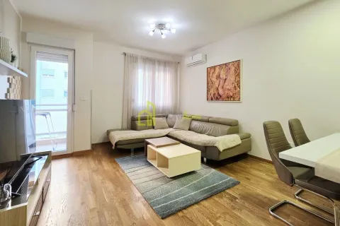Rent, two bedroom apartment, 65m², City Kvart, Podgorica - image 2