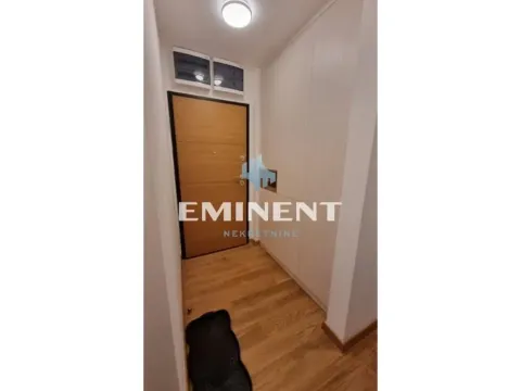 Izdavanje, trosoban stan, 69m², Zemun Gornji Grad, Zemun Sve Podlokacije - image 10