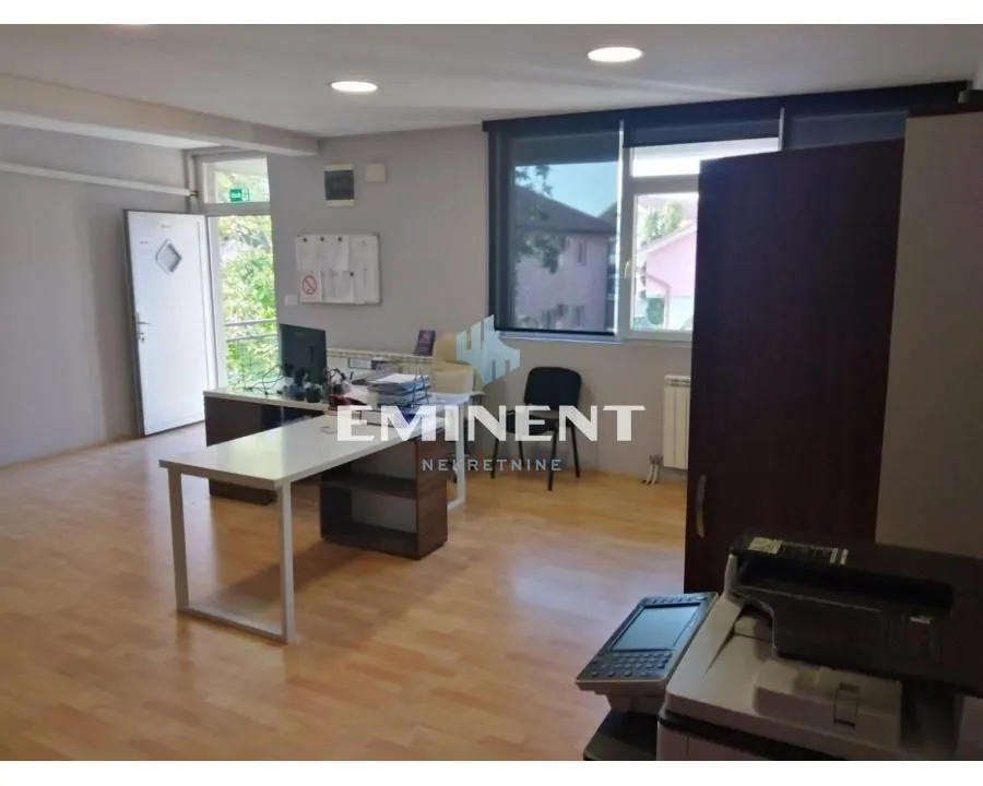 Rent, office space, 150m², Altina, Beograd