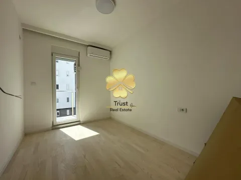 Izdavanje, dvosoban stan, 80m², Krivi Most, Podgorica - image 8