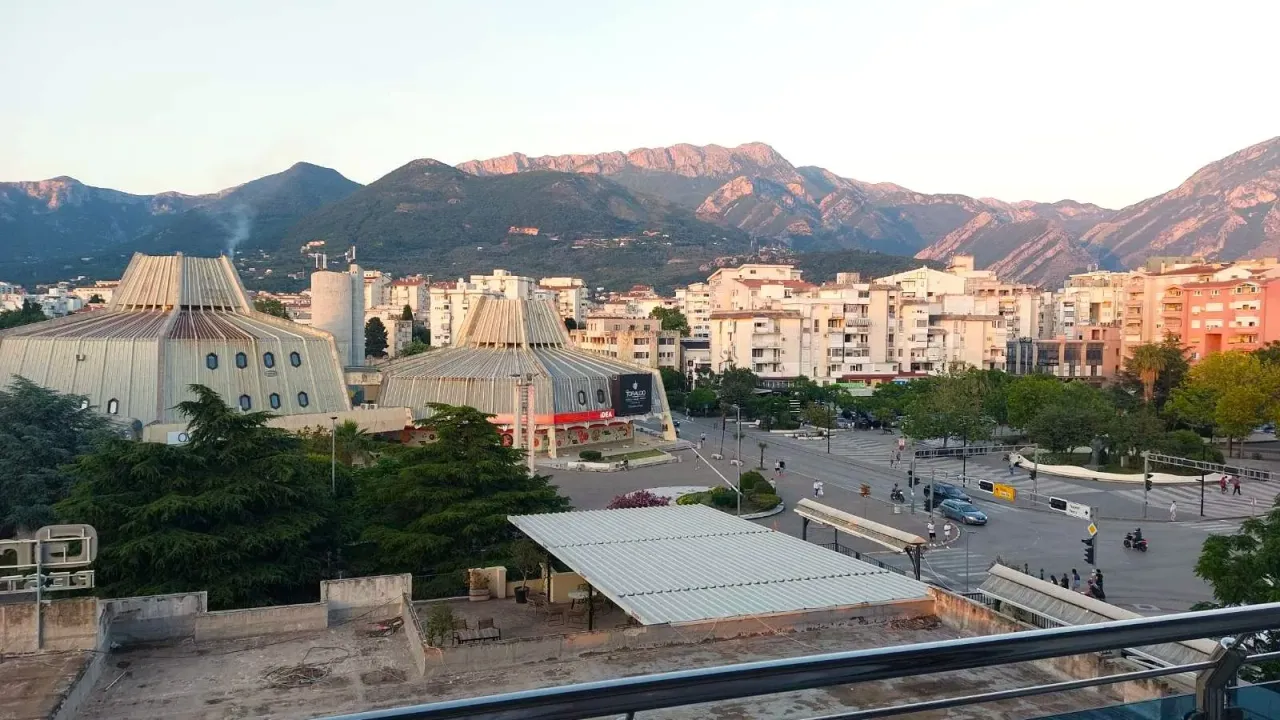 Sale, one bedroom apartment, 65m², Centar, Bar