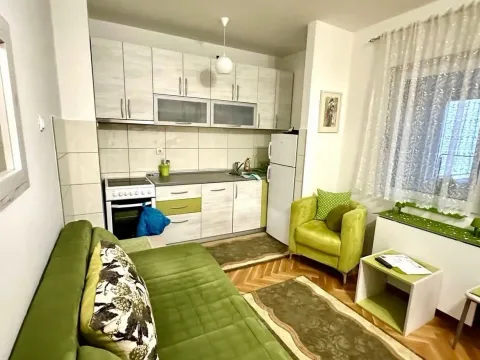 Izdavanje, garsonjera, 30m², Blok 9, Podgorica - image 3