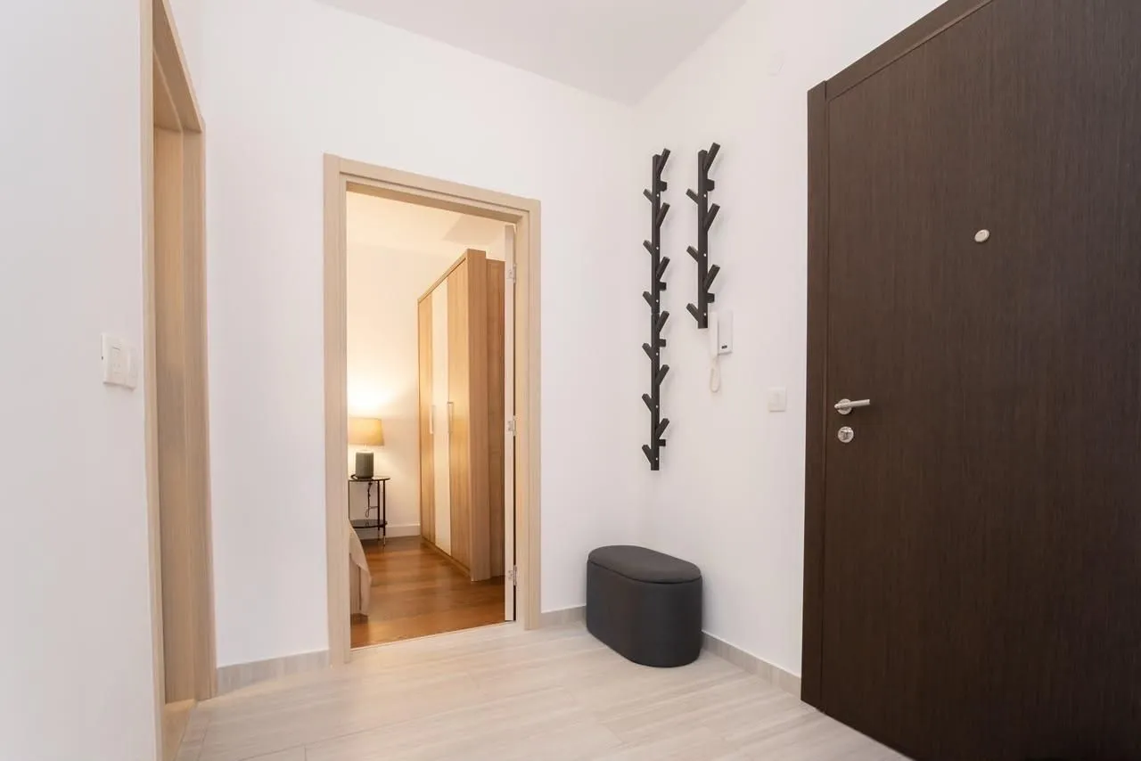Rent, one bedroom apartment, 65m², Pržno, Budva