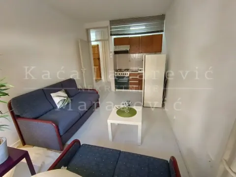 Izdavanje, jednosoban stan, 38m², Kalenić Pijaca, Vračar Sve Podlokacije - image 2