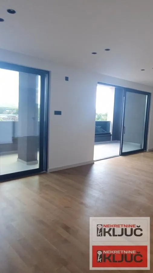Prodaja, stan, 172m², Bulevar patrijarha Pavla, Novi Sad Sve Podlokacije