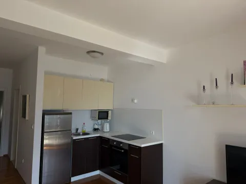 Rent, two bedroom apartment, 46m², Bečići, Budva - image 6