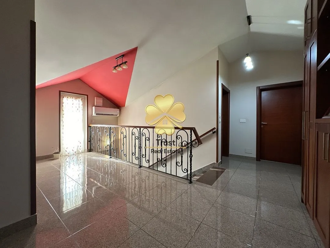 Sale, house, 356m², Tološi, Podgorica