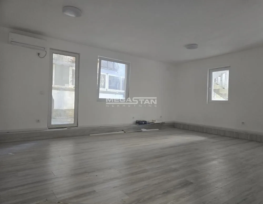 Prodaja, četvorosoban stan, 114m², Čukarica, Beograd